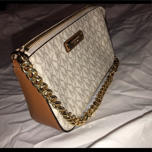 Micheal Kors bag - Picture 2 of 3